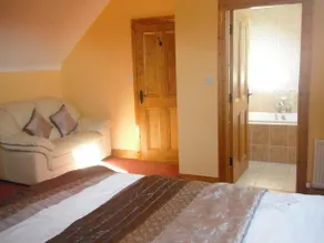 Hollyberry Lodge - Image 5