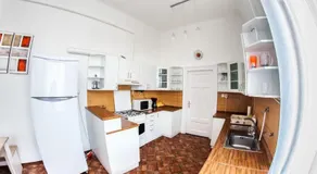 Inner City Apartment - Image 5