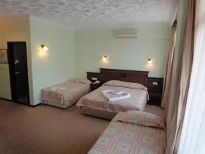 Golmar Beach Hotel - Image 2