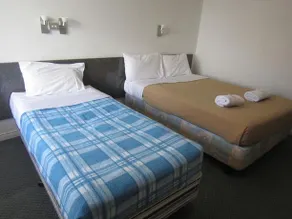 Allonville Gardens Motel - Image 4