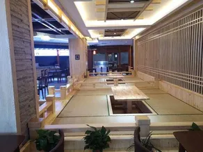 Tanghe Hot Spring Holiday Hotel - Image 2