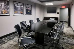 Newark Airport Hotel - Image 5