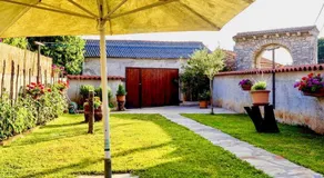 Rustic Holiday House / pet friendly / wifi - Image 3