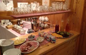 Haus Post - Image 2