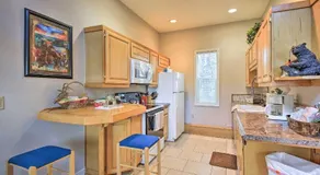 Lakefront Retreat w/ Hot Tub ~ 7 Mi to Schweitzer! - Image 4