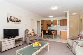 Redcliffe Central - Image 5