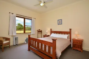 Grasmere Estate Homestead - hear the Lions roar from nearby Hunter Valley Zoo - Image 5