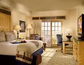 Artisanale Colvale Vacation Villa - Image 3