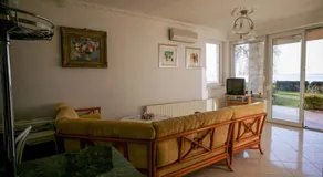 Lakeside Apartment - Image 3