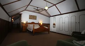 Colwyn House B&B - Stable Cottage - Image 2