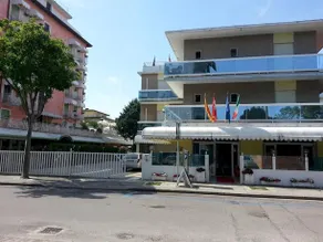 Hotel Laguna - Image 2