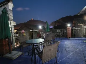 More Coffee Hotel - Image 5