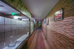 Hotel Golden Palace by OYO Rooms - Image 5