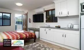 The Palms - Image 3