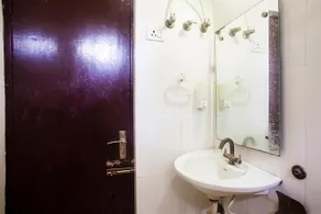 Hotel Royal Plaza - Image 5