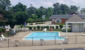 Quarterpath Inn And Suites - Image 2