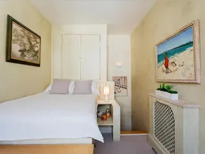 Veeve  Stunning 2 Bed 2 Bath In South Kensington Cornwall Gardens - Image 3