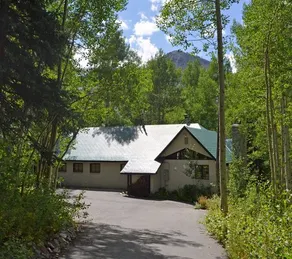 Chez Louisa by Mount Majestic - Image 1