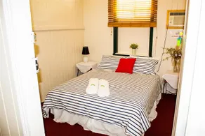 Joes Waterhole Hotel - Image 3