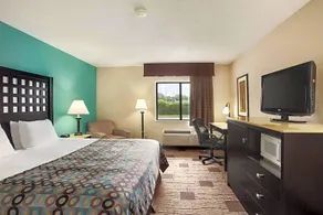 Baymont by Wyndham Fort Smith - Image 5