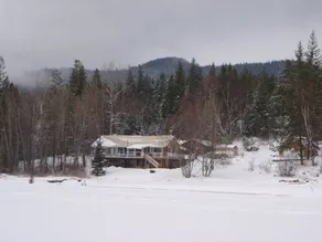 The Canim Lake Beach House - Image 4