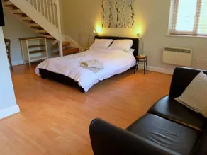Private Space In Central Woodbridge - Image 2