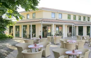 Nudeloper Hotel & Restaurant - Image 4
