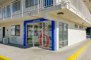 Motel 6 Denver-Thornton - Image 3