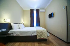 Guesthouse Four Seasons - Image 3