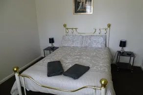 Broken Hill Country Cottage - Image 4