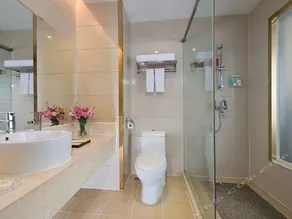 Vienna Hotel - Image 2