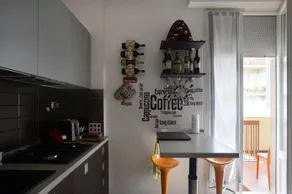B&B Flo - Image 5
