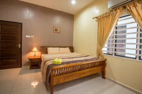 Sunshine Bungalow - Image 4