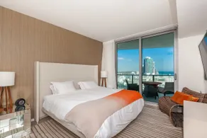 2/2 Miami - Beach Resort 1704 - Image 1