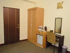 Popular Guest House - Image 4