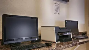 Holiday Inn Express & Suites N Waco Area - West - Image 3