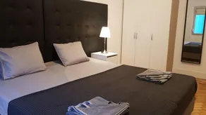 Odivelas Cosy Apartment- By Red Ba Serviced Accommodation (UK) - Image 5