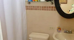 #2 Apt w/TV Netflix Wifi A/C Hot Water Laundry - Image 2