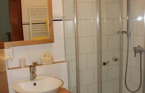 Haus Post - Image 3