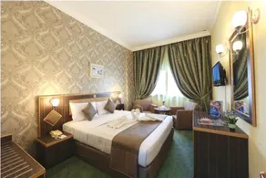 Jonrad Hotel - Image 3