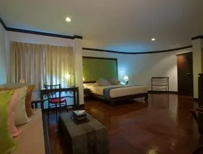 Cucumber Inn - Image 5