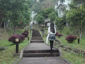 Jin Yang Mingxing Holiday Hotel - Image 4