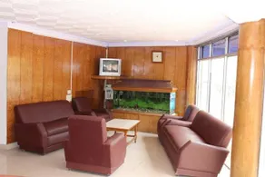 Hotel Race View - Image 3