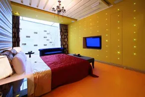 Eighth Platform Motel - Image 5
