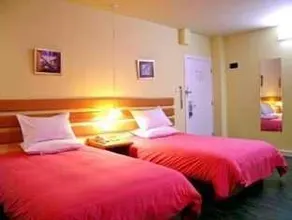 Home Inn Yuantong Street - Image 3