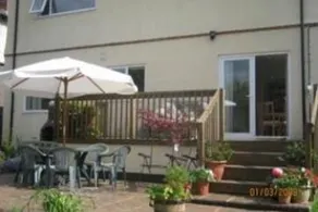 Apple Tree House - Image 3