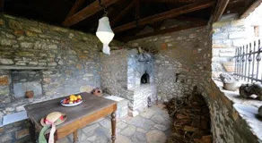 Aronia Stone House - Image 4