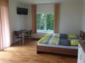 Koxsi's Motorhome - Image 3