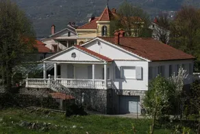 Holiday Home Paris - Image 2