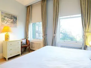 Veeve Elegant 2 Bed With Balcony Redcliffe Square Kensington - Image 3